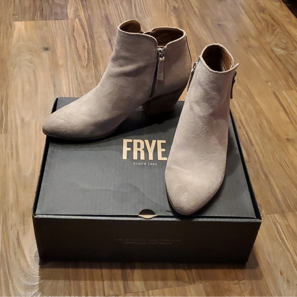 FRYE Judith Zip Bootie